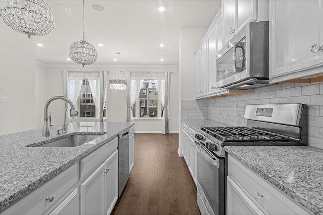 Building Photo - 2008 Hemlock Ln