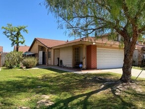 Building Photo - 128 Elmtree Dr