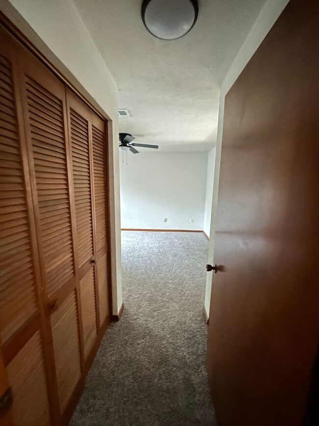 Building Photo - 2/2 In Green Leaf