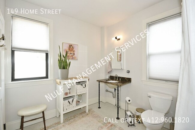 Building Photo - 149 Home St