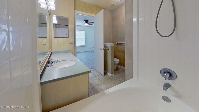 Building Photo - 1140 Hidden Cove Cir