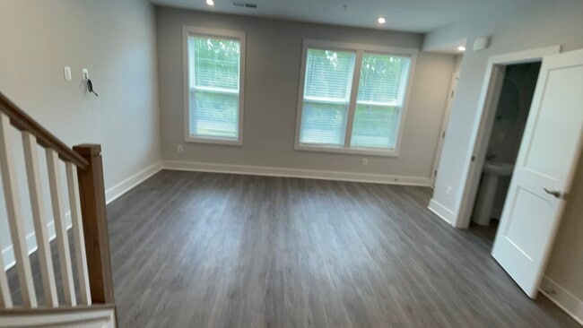 Building Photo - 658 Noush Ct