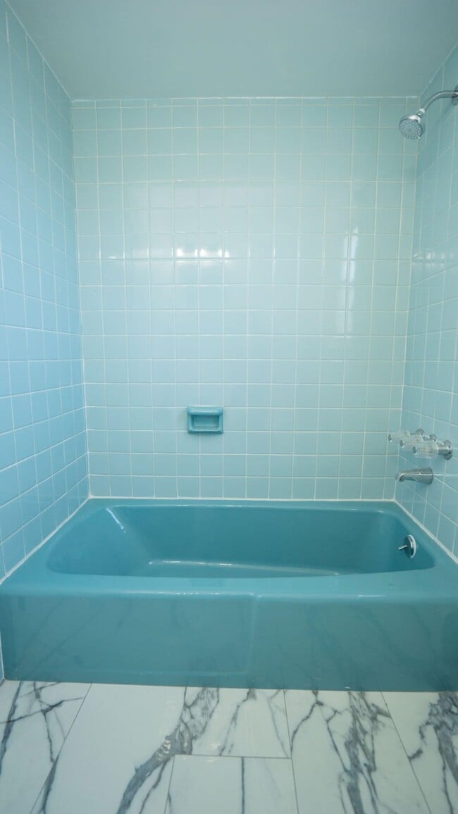 Building Photo - 18 E 46th St