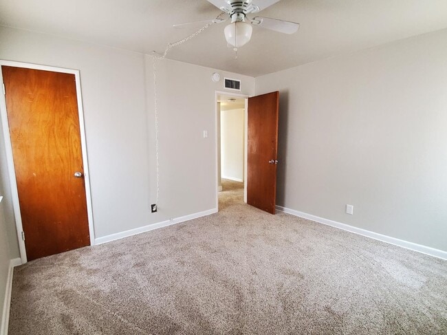 Building Photo - 1415 De Witt Ave