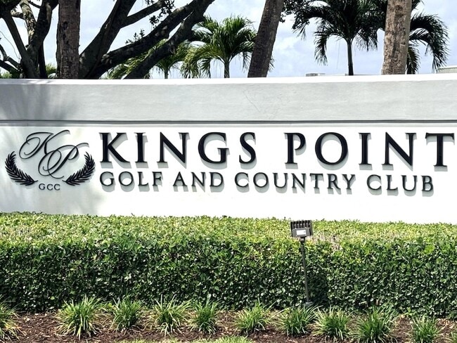 Building Photo - 586 Normandy Ln