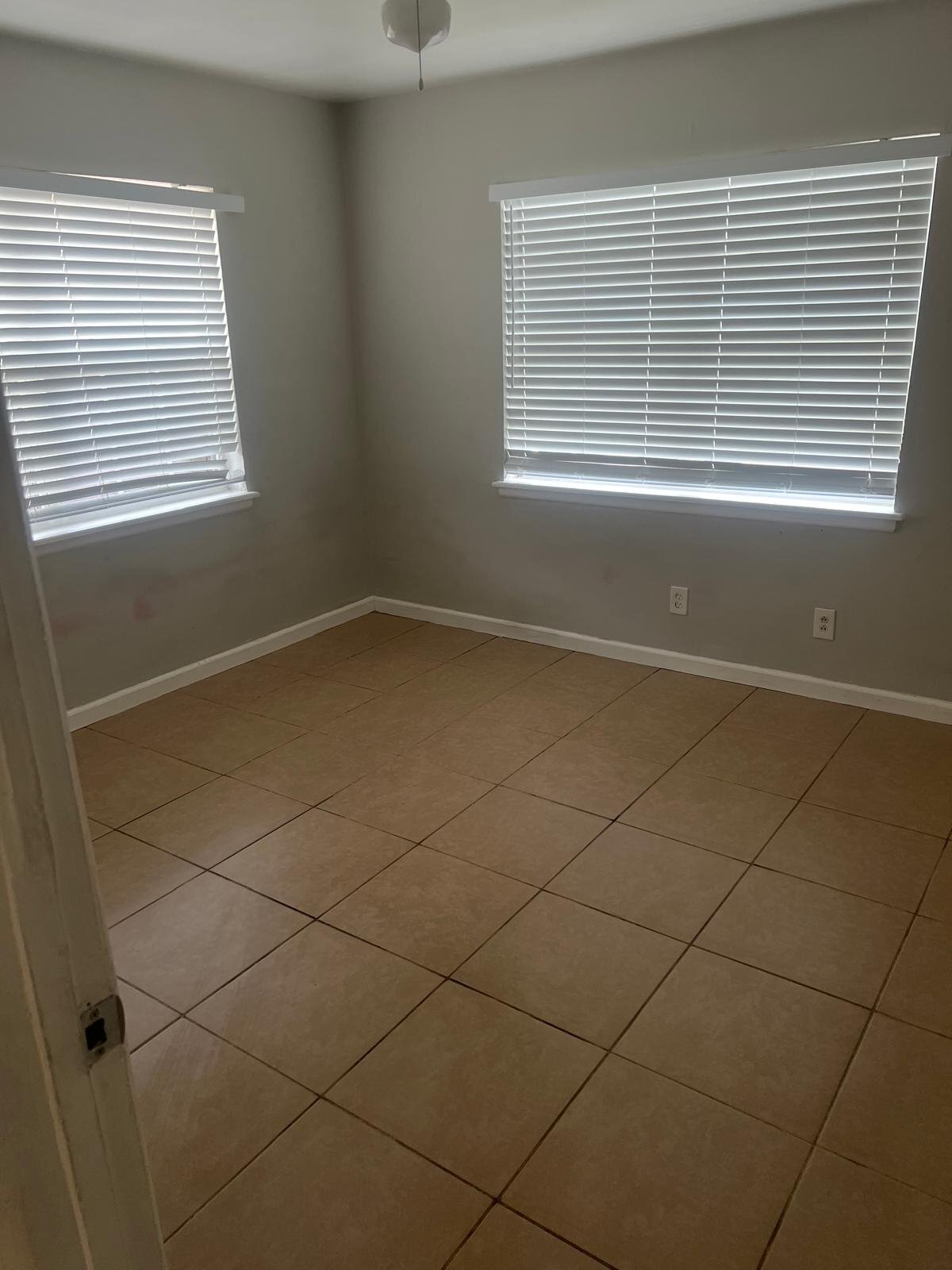 Building Photo - 2507 W Twelfth St