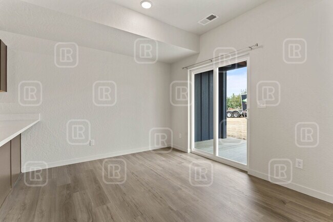 Building Photo - 309 S Grady Rd