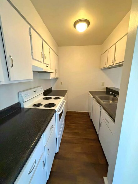 Building Photo - 3582 Pershall Rd