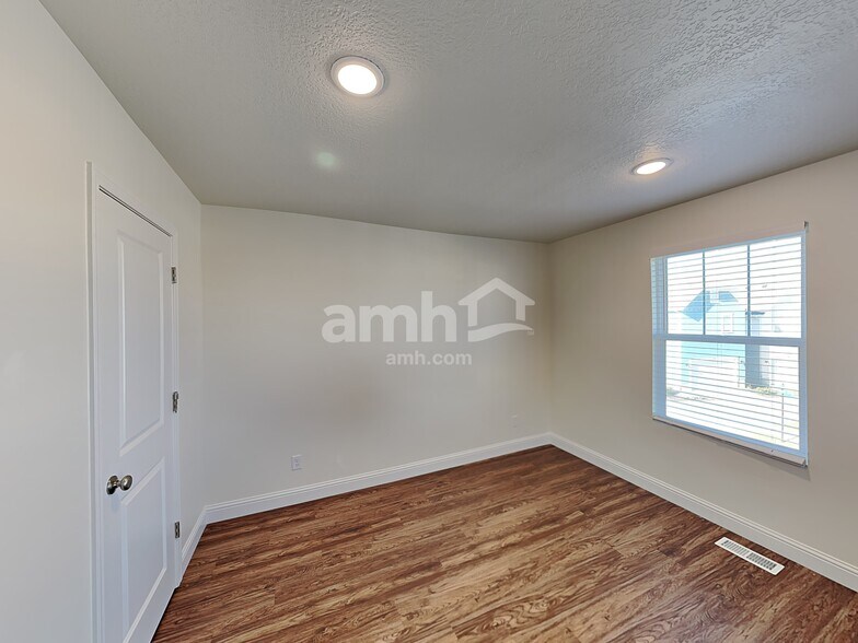 Building Photo - 11122 S Seagrass Dr