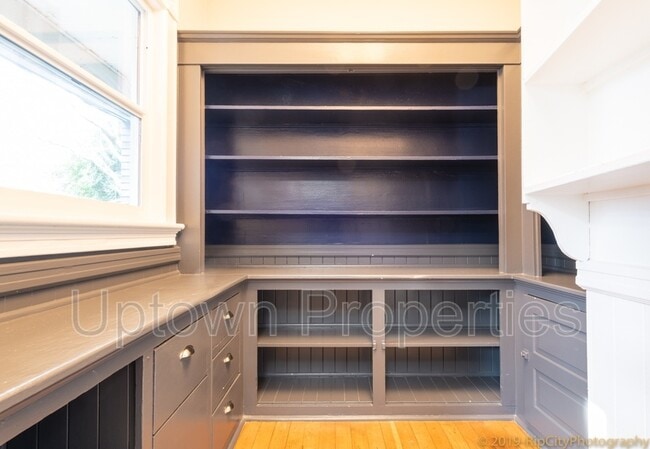 Building Photo - 616 NW 22nd Ave