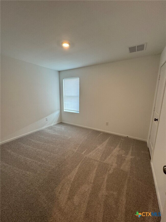 Building Photo - 205 Trinity River Holw