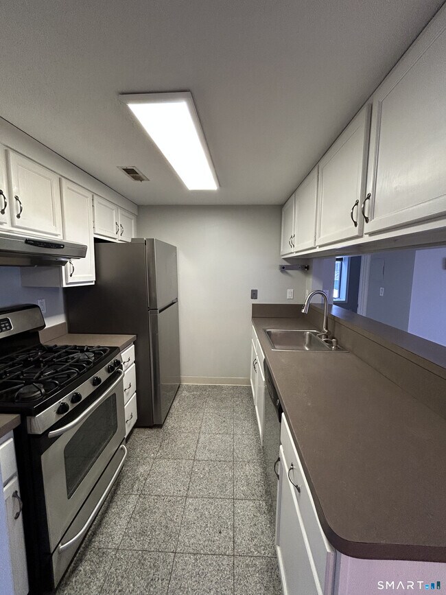 Building Photo - 90 Little Oak Ln