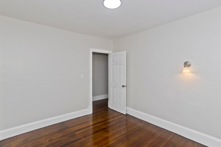 Building Photo - 68 Ottawa St