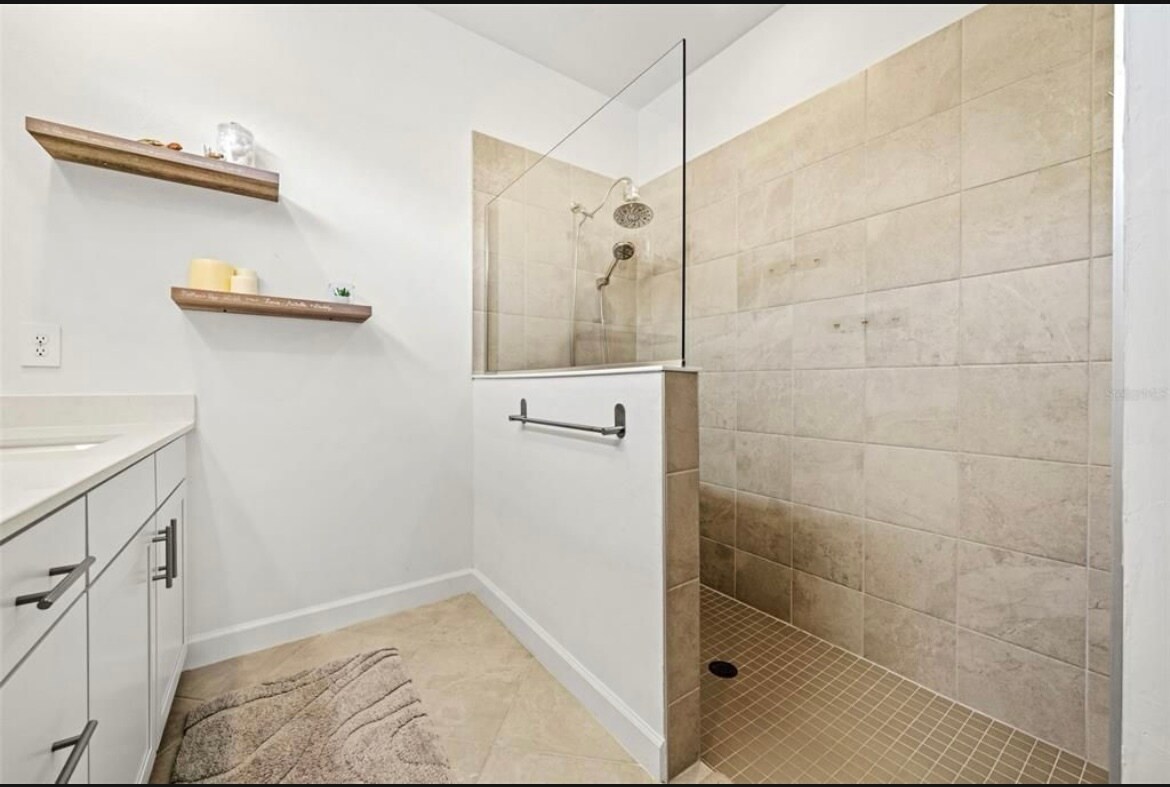 Building Photo - 15246 Serene Shores Loop
