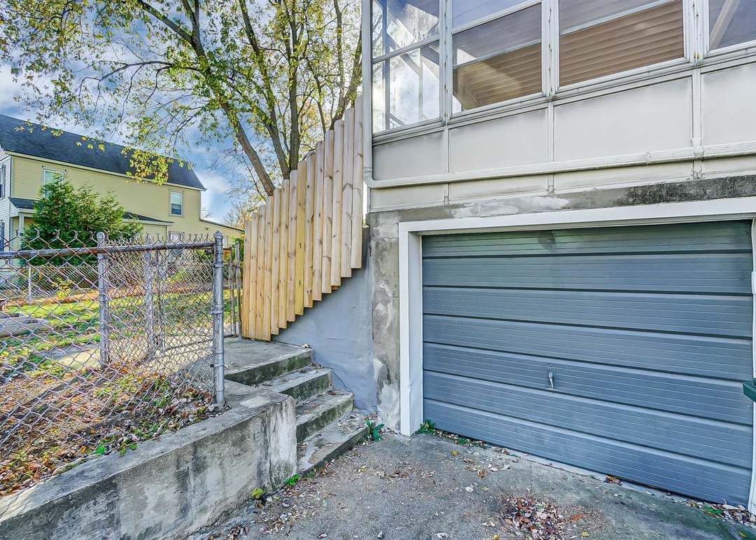 Building Photo - 3840 Edwards Rd