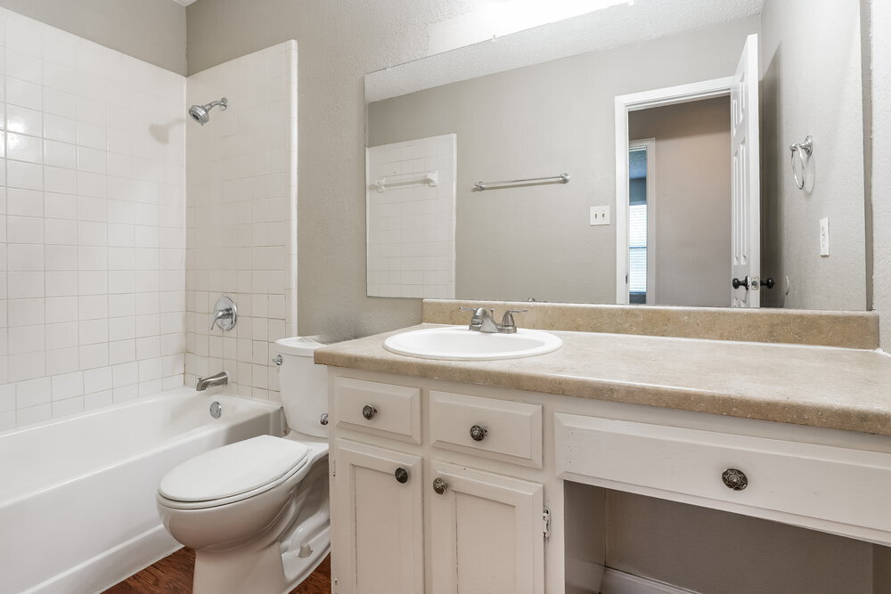 Building Photo - 1433 Grovecrest Dr