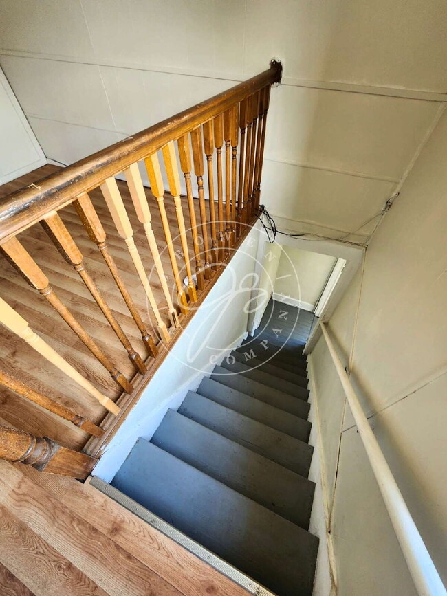 Building Photo - Adorable Updated 3 Bedroom Bungalow Near Downtown & Tony Packo's!
