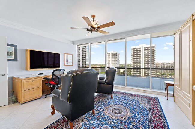 Building Photo - 100 Lakeshore Dr