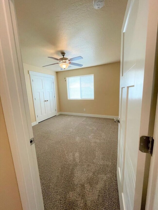 Building Photo - 873 S 110 W