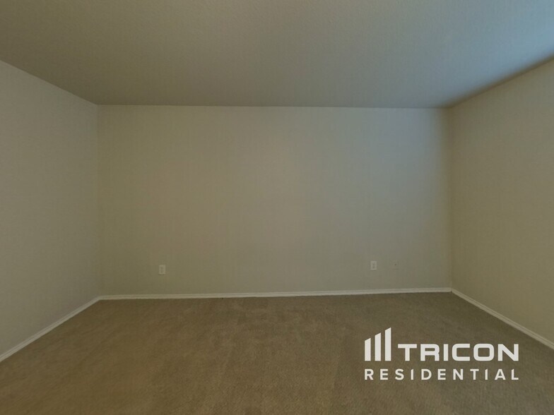 Building Photo - 4908 Parkrise Dr