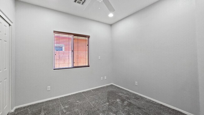 Building Photo - Clean and Cozy home in desirable Palm Valley!