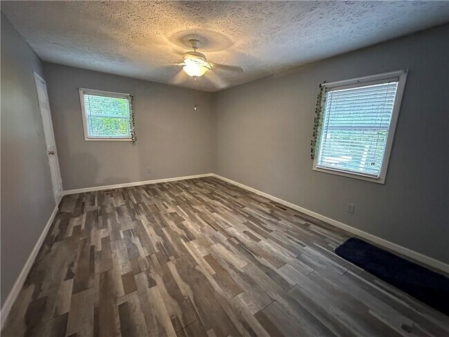 Building Photo - 7597 Rockbridge Rd SW