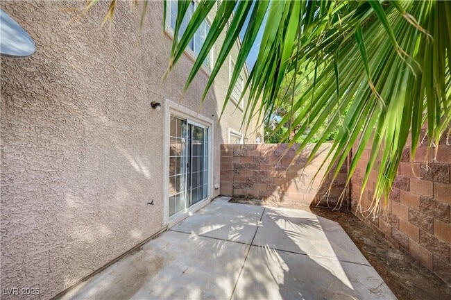 Building Photo - 10164 Tree Bark St