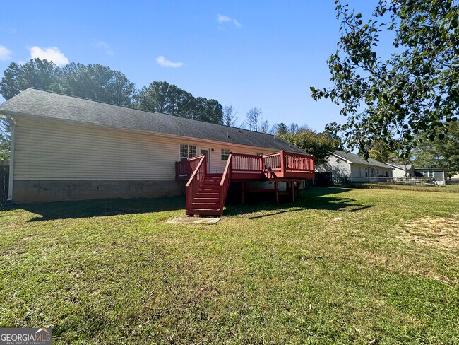 Building Photo - 877 City Pond Rd
