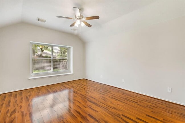 Building Photo - 55 N Queenscliff Cir