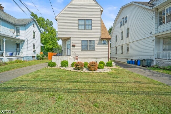 Building Photo - 40 N Middaugh St