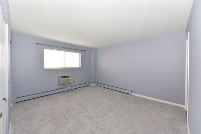 Building Photo - 1567 Ridge Ave