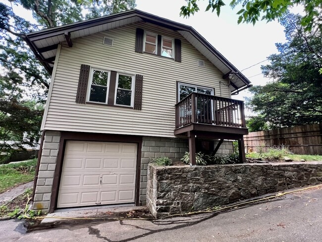 Building Photo - 51 Alger Ave