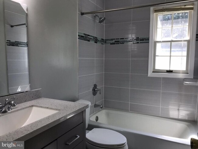 Building Photo - 3010 Strathmeade St