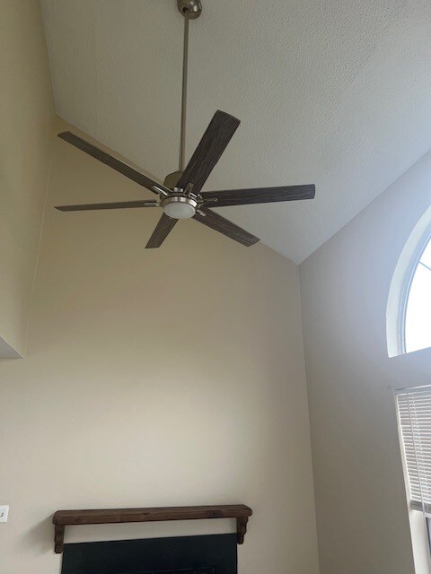 Building Photo - 14015 Vista Dr