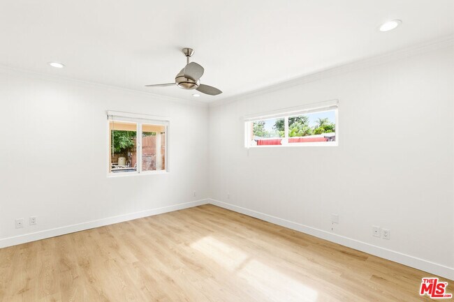 Building Photo - 23114 Mariano St