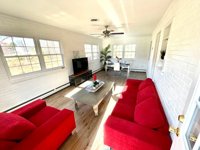 Building Photo - 7001 Coolridge Dr