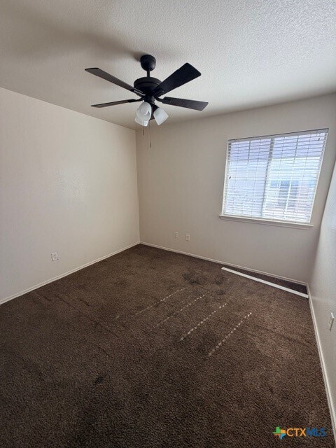 Building Photo - 225 Memory Ln