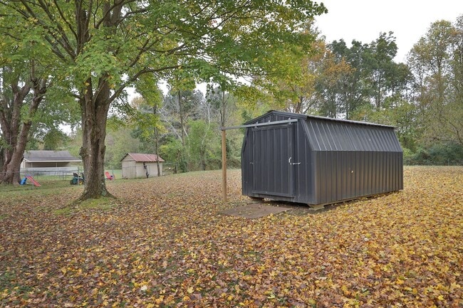 Building Photo - 2 BD, 1 BA Cozy Home in Dresden!