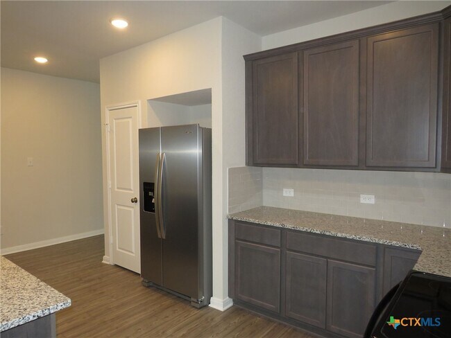 Building Photo - 9806 Kensley Rose Dr