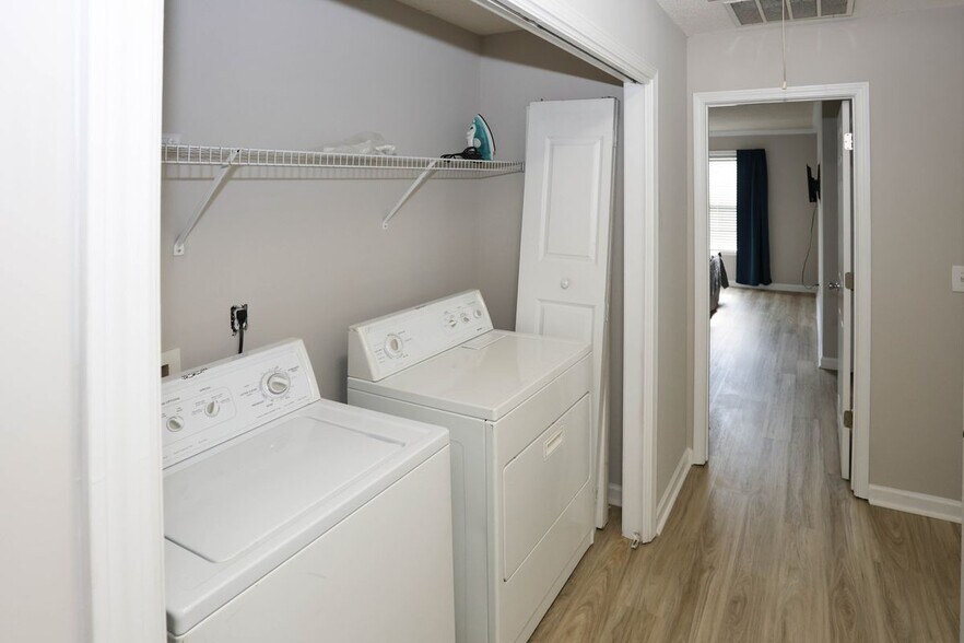 Building Photo - 7116 Blairs View Dr