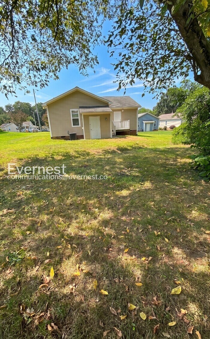 Building Photo - 2280 Aurelia Ct