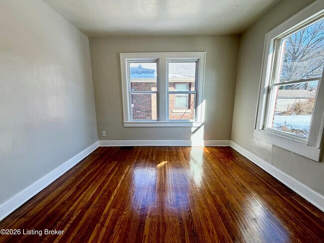 Building Photo - 729 S 39th St