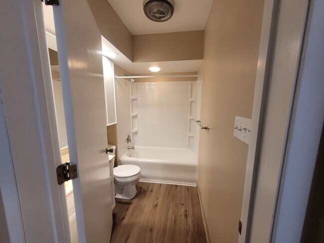 Building Photo - Beautiful home with attached garage and great yard!