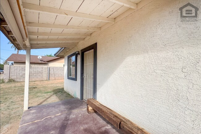 Building Photo - 2Bed/1Bath House at McDowell/32nd St! Move-In Ready on 10/08/2026! – NO HOA!