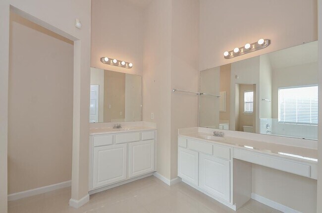 Building Photo - 2135 Brinton Oaks Ct