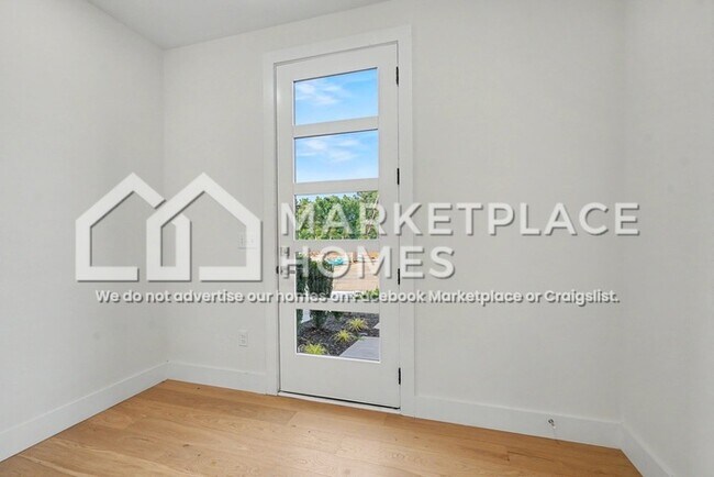 Building Photo - 8 Taverly Dr