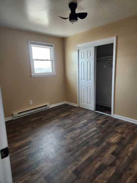 Building Photo - 4835 N Old Laurens Rd