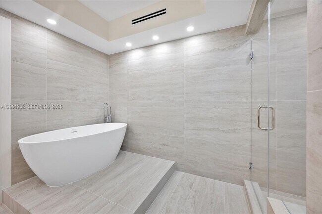 Building Photo - 19355 Turnberry Way