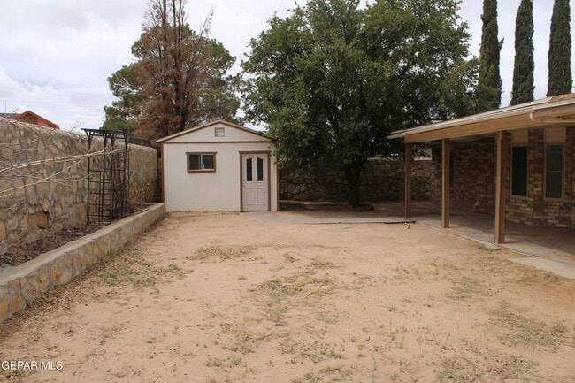 Building Photo - 11550 James Grant Dr