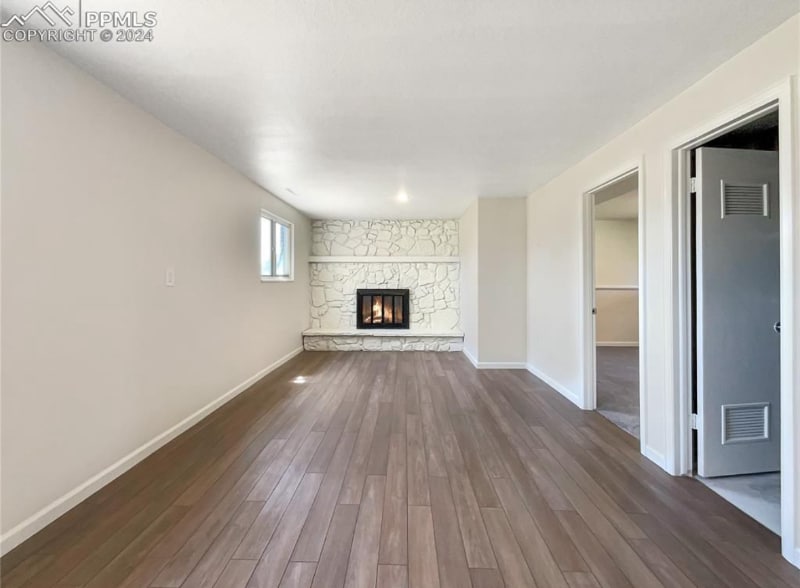 Building Photo - 555 Avenida Del Cielo